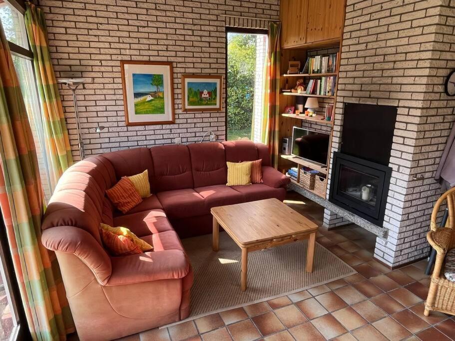 Knusse Bungalow Op Groen Park! Ouddorp Exterior photo